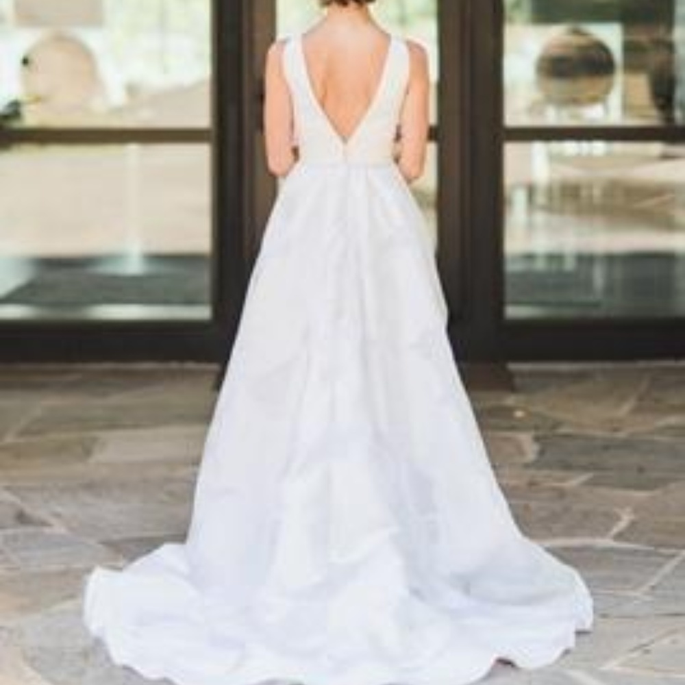 Valentini Barbara Wedding Dress Size 4 - Picture 7 of 8